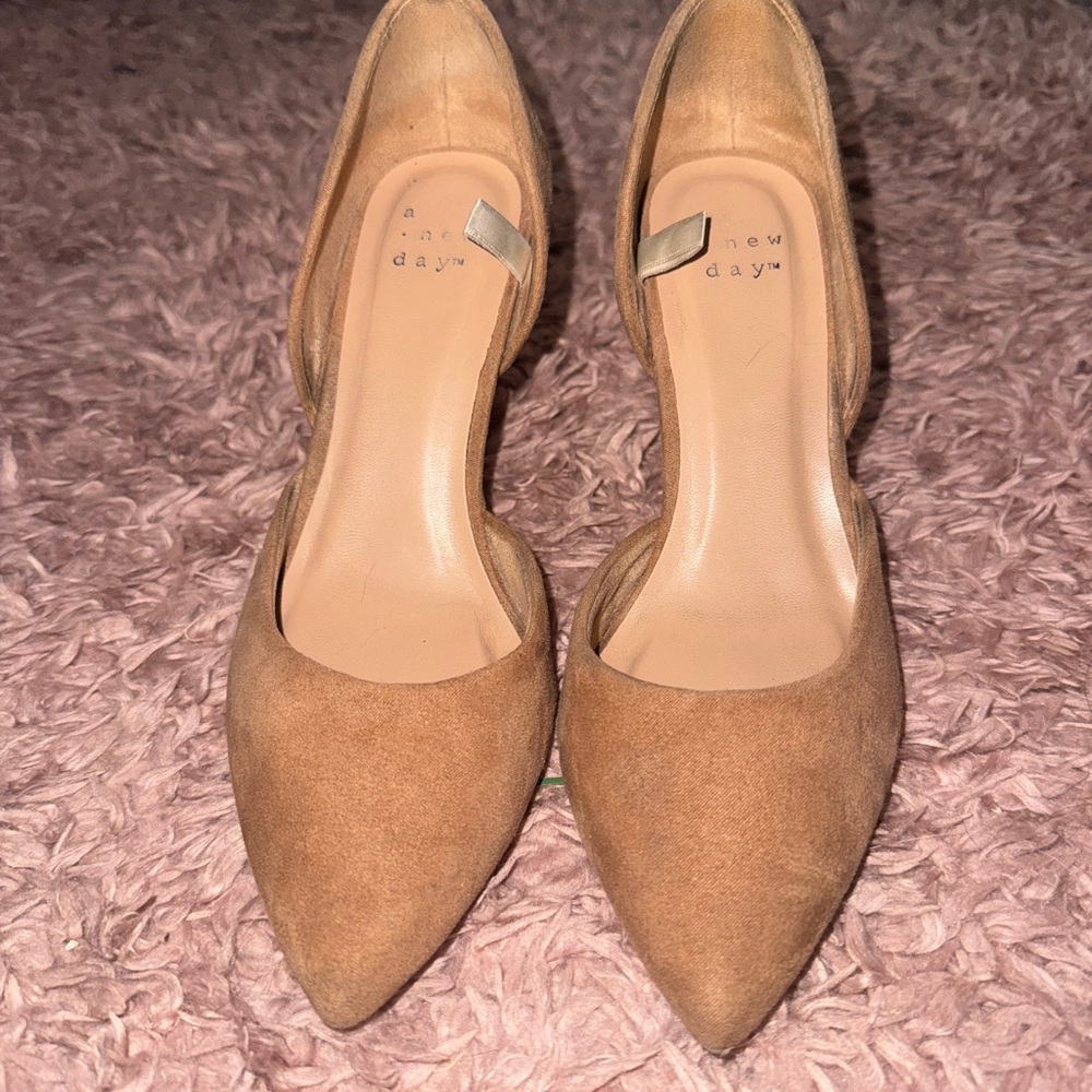 A New Day Women's Tan Faux Suede Pumps